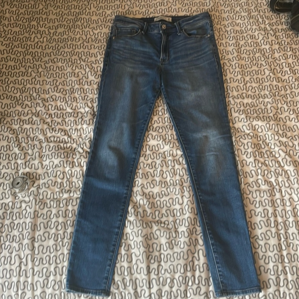 AF Abercrombie Fitch Mid Rise Jean 6R